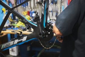 découvrez les règles essentielles du cyclisme pour assurer votre sécurité et celle des autres sur la route. apprenez à respecter le code de la circulation, à signaler vos intentions et à maîtriser les techniques de conduite. profitez de votre expérience à vélo tout en restant informé et responsable.